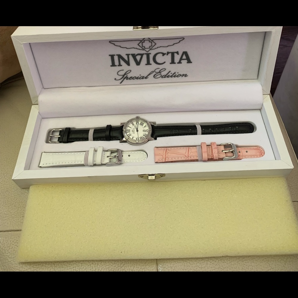INVICTA Special Edition 3 Leather band set watch